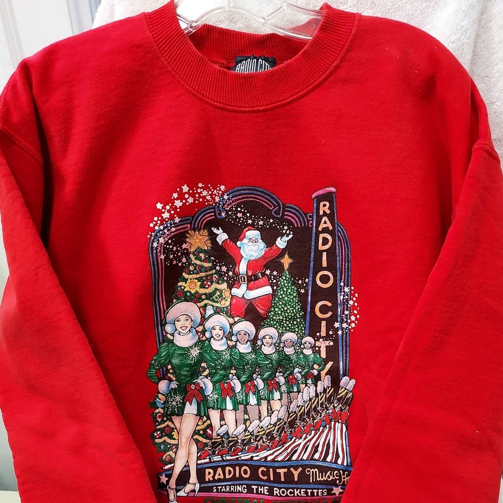 VINTAGE CHRISTMAS SWEATER / SWEATSHIRT - New York City Rockettes